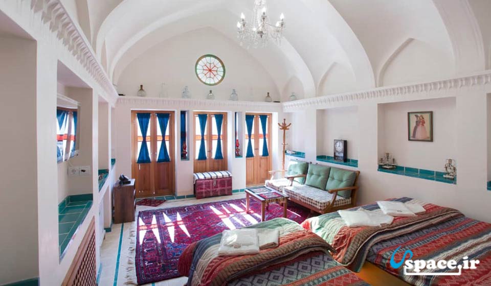 نمای داخلی اتاق سه تخته گلجام - اقامتگاه سنتی سرپله - کاشان